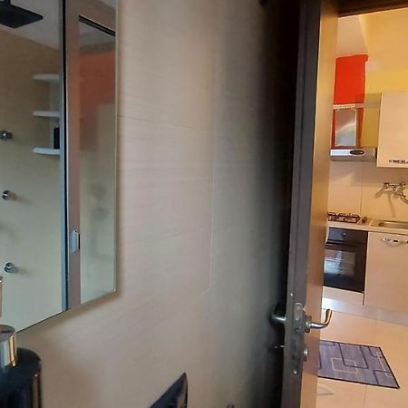 Stanza In Villa Con Giardino Con Box Doccia Idromassaggio Rent A Car Aci Bonaccorsi Zewnętrze zdjęcie
