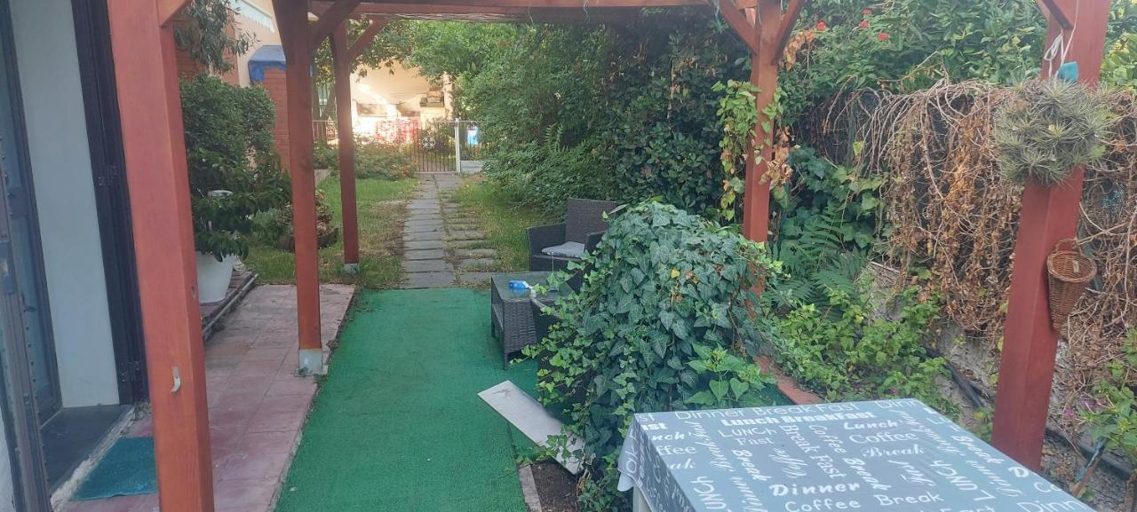Stanza In Villa Con Giardino Con Box Doccia Idromassaggio Rent A Car Aci Bonaccorsi Zewnętrze zdjęcie