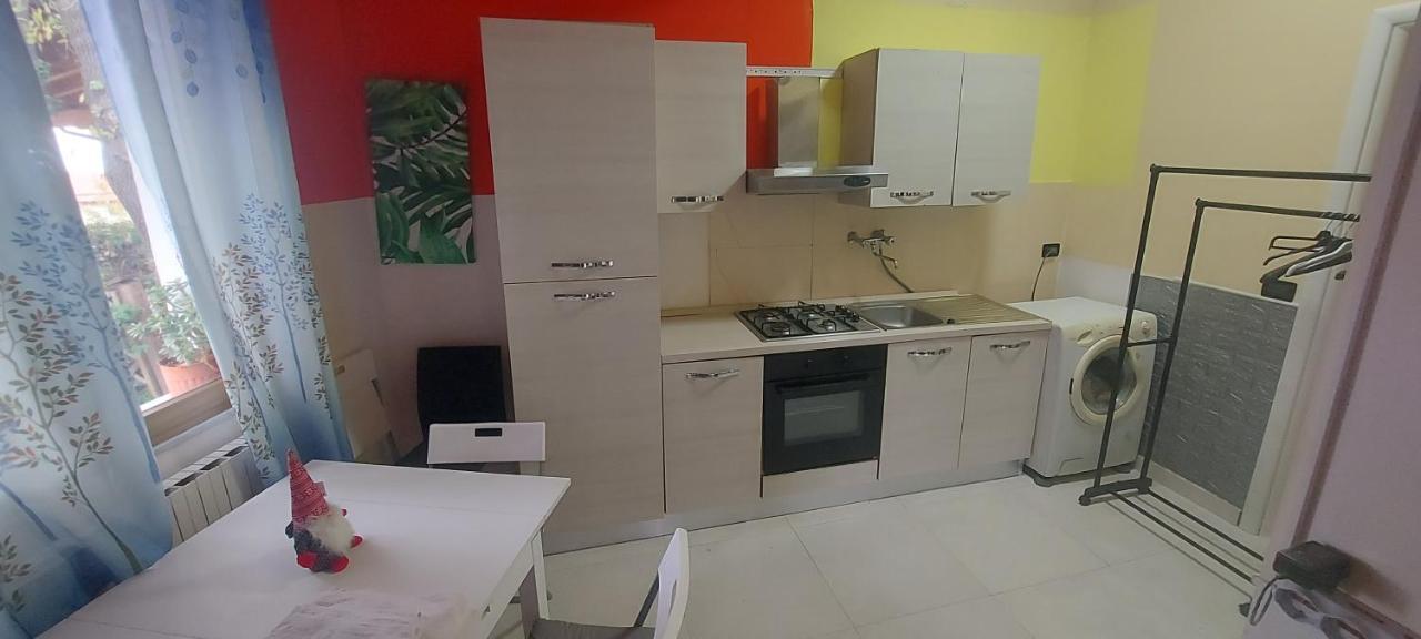 Stanza In Villa Con Giardino Con Box Doccia Idromassaggio Rent A Car Aci Bonaccorsi Zewnętrze zdjęcie